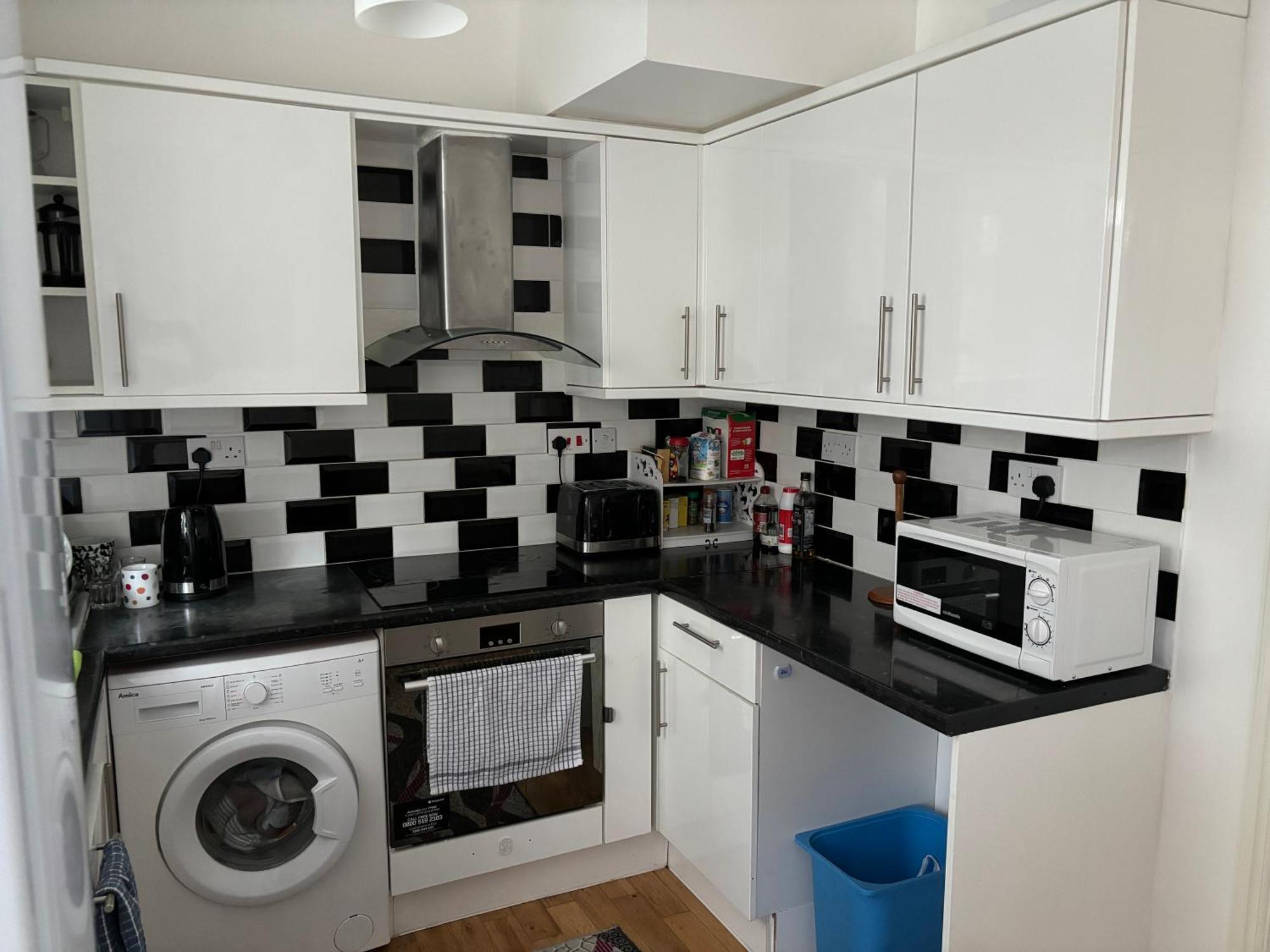 Spacious 2 Bedroom House With Garden * Londra