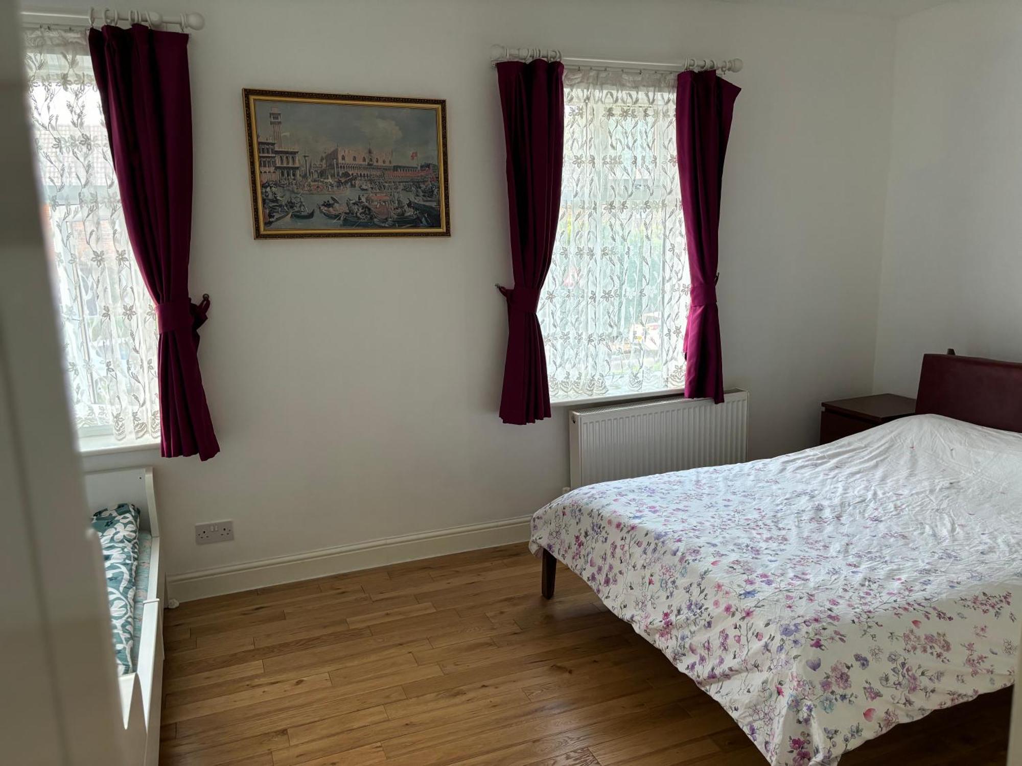 Spacious 2 Bedroom House With Garden * Londra